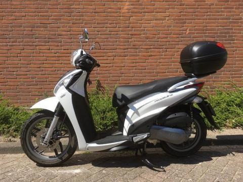 Kymco People One 125cc motorscooter