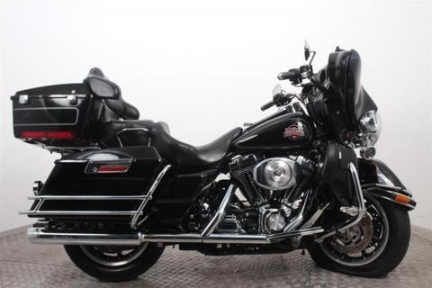 Harley-Davidson FLHTCUI Ultra Glide Classic (bj 2004)