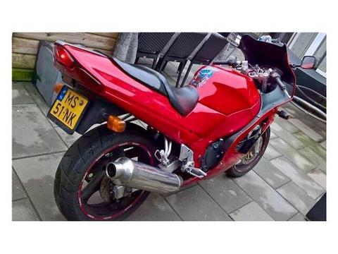 Suzuki RF 600