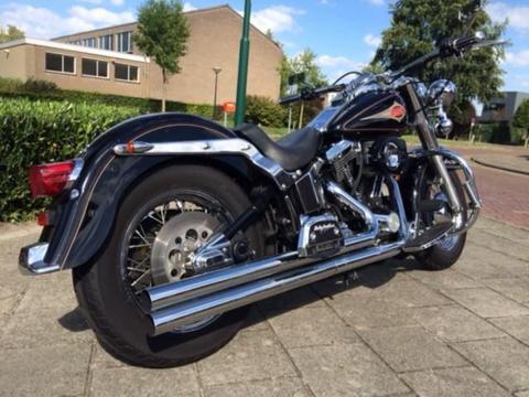 Harley-Davidson Heritage Softail FLST