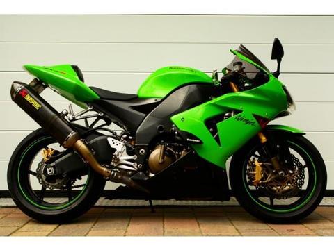 Kawasaki Ninja ZX - 10 R AKRAPOVIC