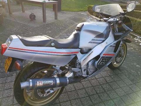 Yamaha FZR 1000 EXUP