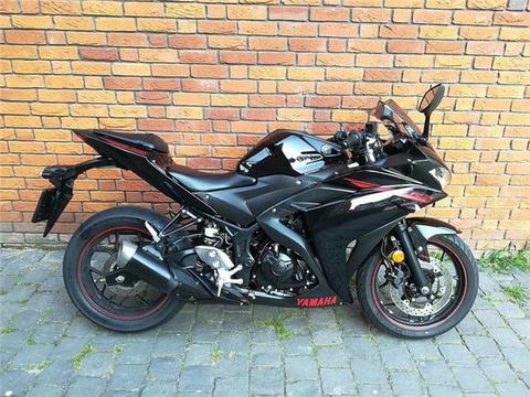 Yamaha YZF-R3 ABS