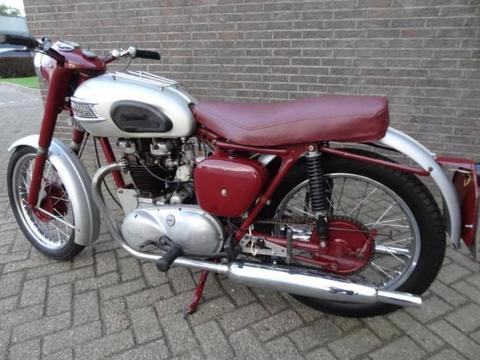 Triumph [ twin] 2 cilinder 500cc bjr 1954