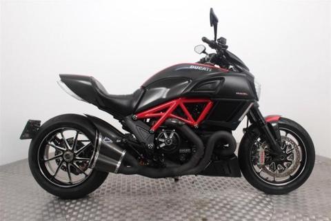 Ducati Diavel Carbon (bj 2014)