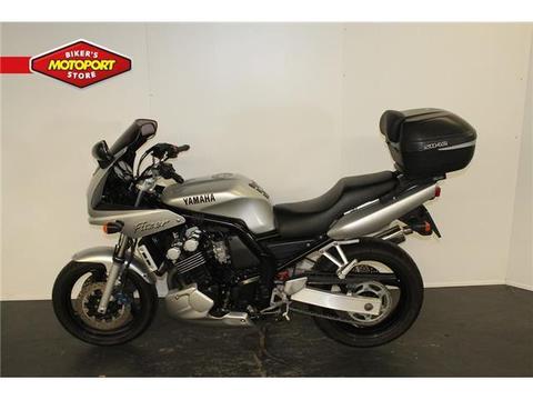 Yamaha FZS 600 FAZER