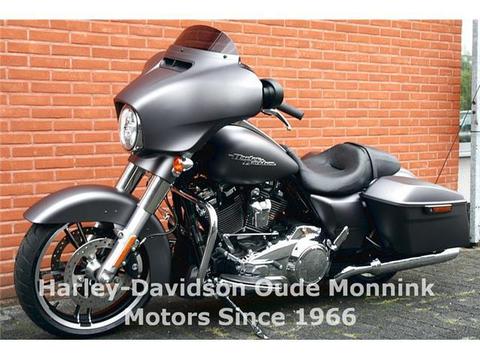 Harley-Davidson Street Glide FLHXS Spec. 107