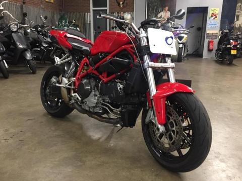 Heel speciaal: Ducati 749 Streetfighter / Naked