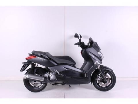 Yamaha X-Max 250 MOMO