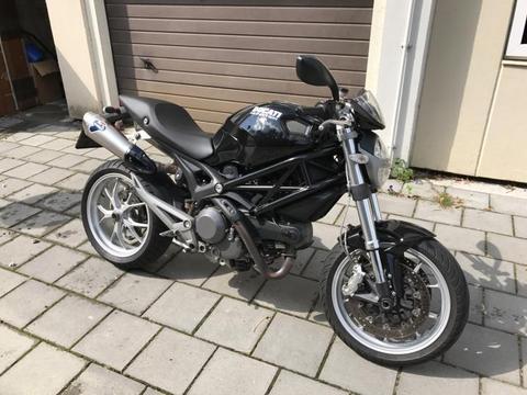 Ducati Monster 1100 M1100