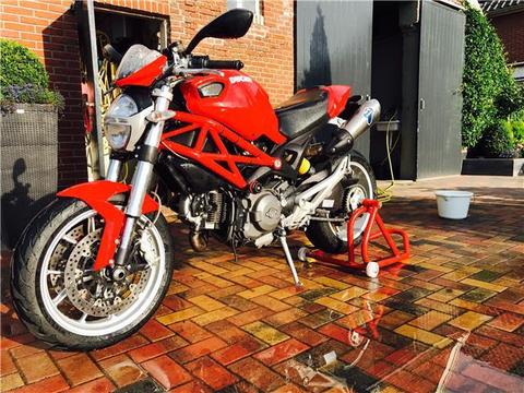 Ducati Monster 1100