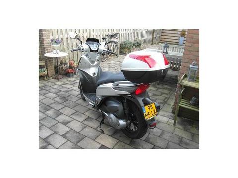 Kymco People GT300i