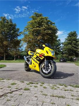 Suzuki GSX-R 750