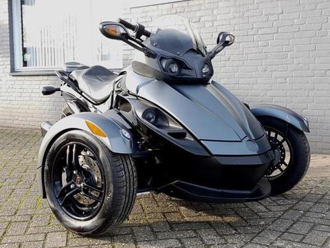 Can am spyder rs se5