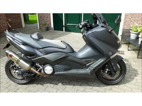 Yamaha TMAX 530 akrapovic