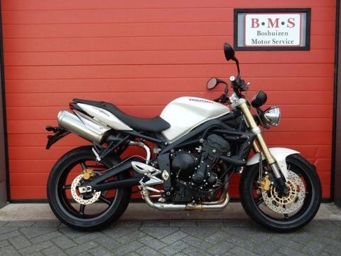 TRIUMPH STREET TRIPLE (bj 2008)