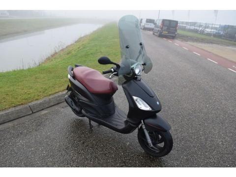 Piaggio Snorscooter FLY 4T
