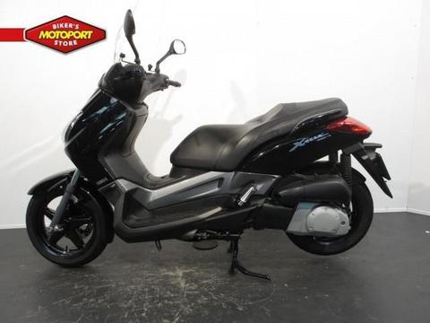 Yamaha X-Max 250