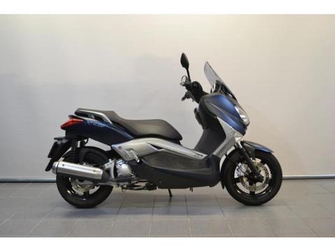 Yamaha X-Max 250