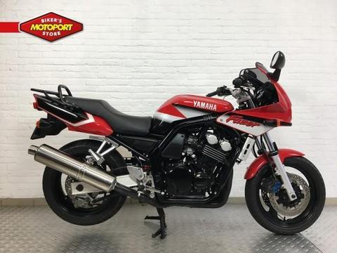 Yamaha FZS 600 FAZER