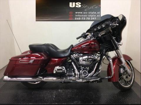 Harley-Davidson Street Glide SPECIAL FLHXS