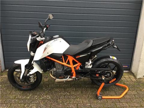 KTM 690 Duke