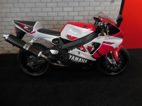 Yamaha YZF R7
