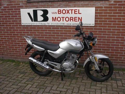 YAMAHA YBR 125 (bj 2006)