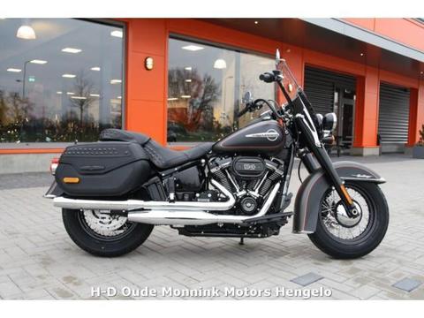 Harley-Davidson Heritage FLHCS Classic M8 114