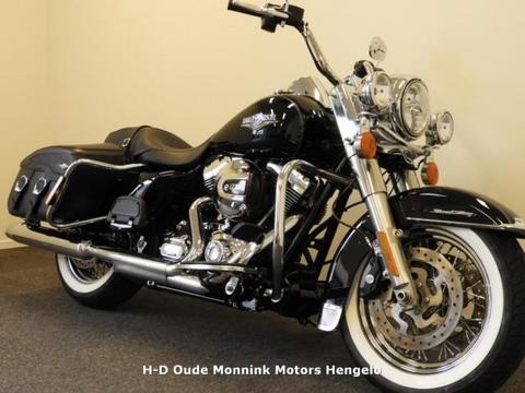 Harley-Davidson Road King FLHRC Classic 1690