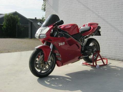 Ducati Sport 748 MONOPOSTO (bj 2001)