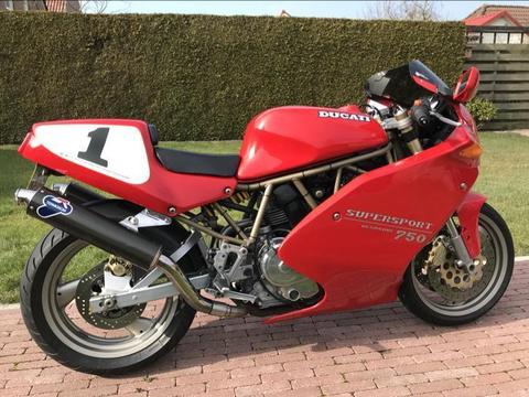 Ducati 750 supersport