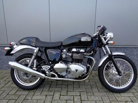 Triumph Thruxton 900