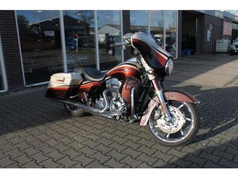 Harley-Davidson Street Glide FLHXSE2 CVO Zeer mooie Motor !!