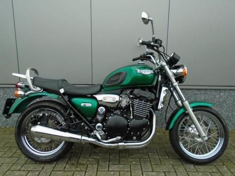 Triumph LEGEND 900