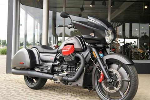 Moto Guzzi MGX-21 FLYING FORTRESS (bj 2017)