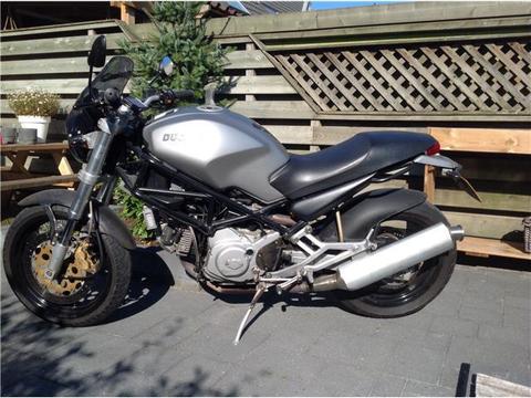Ducati Monster 750