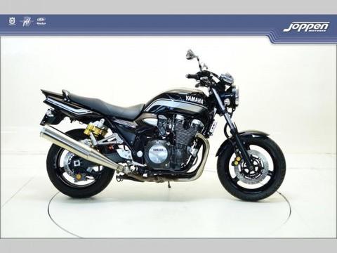 Yamaha XJR 1300