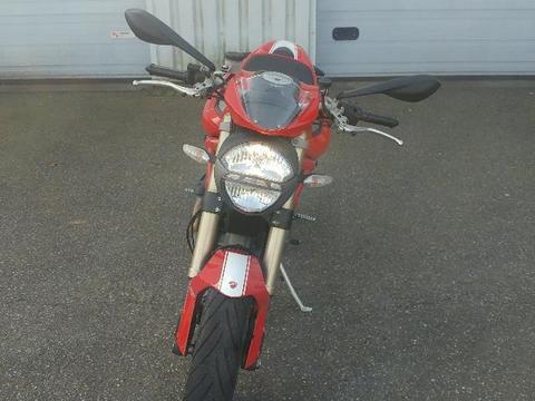 Ducati Monster 1100 evo