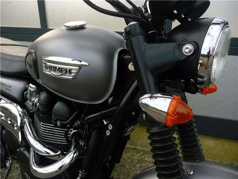 Triumph Scrambler 900 / 2013 / 9.000km. !!!