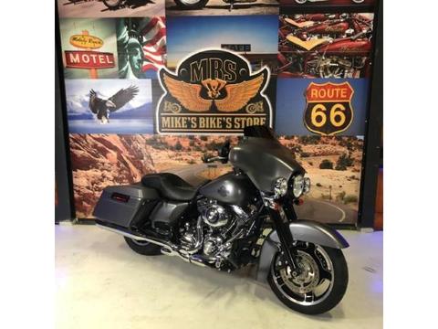 Harley-Davidson Street Glide FLHX 2011 denim grey nette bike