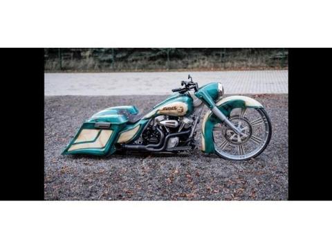Harley-Davidson Road King extreme bagger 30