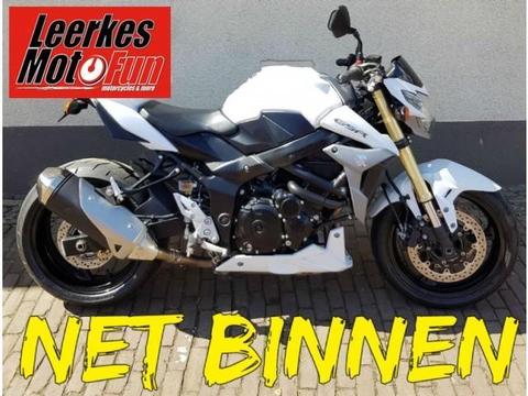 Suzuki GSR 750 GSR750 wit (2015)