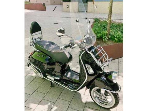 Vespa GTV Via Montenapoleone SE