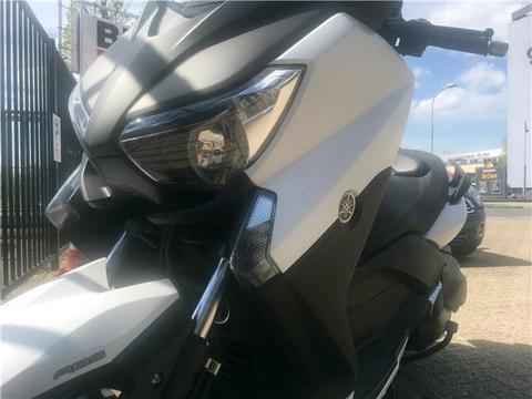 Yamaha X-MAX 400