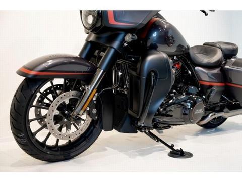 Harley-Davidson Street Glide FLHXSE CVO 117 F