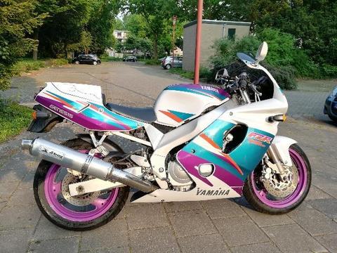 Yamaha FZR 600 R