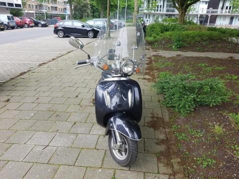 Motor scooter retro 125cc