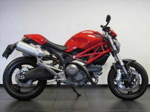 Ducati M 696