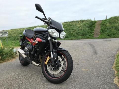 Triumph Street Triple R 2013 zwart/rood ABS 8.800km